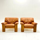 Pair of leather armchairs by Sapporo for Mobil Girgi, italy 1970s