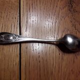 12 teaspoons silver metal