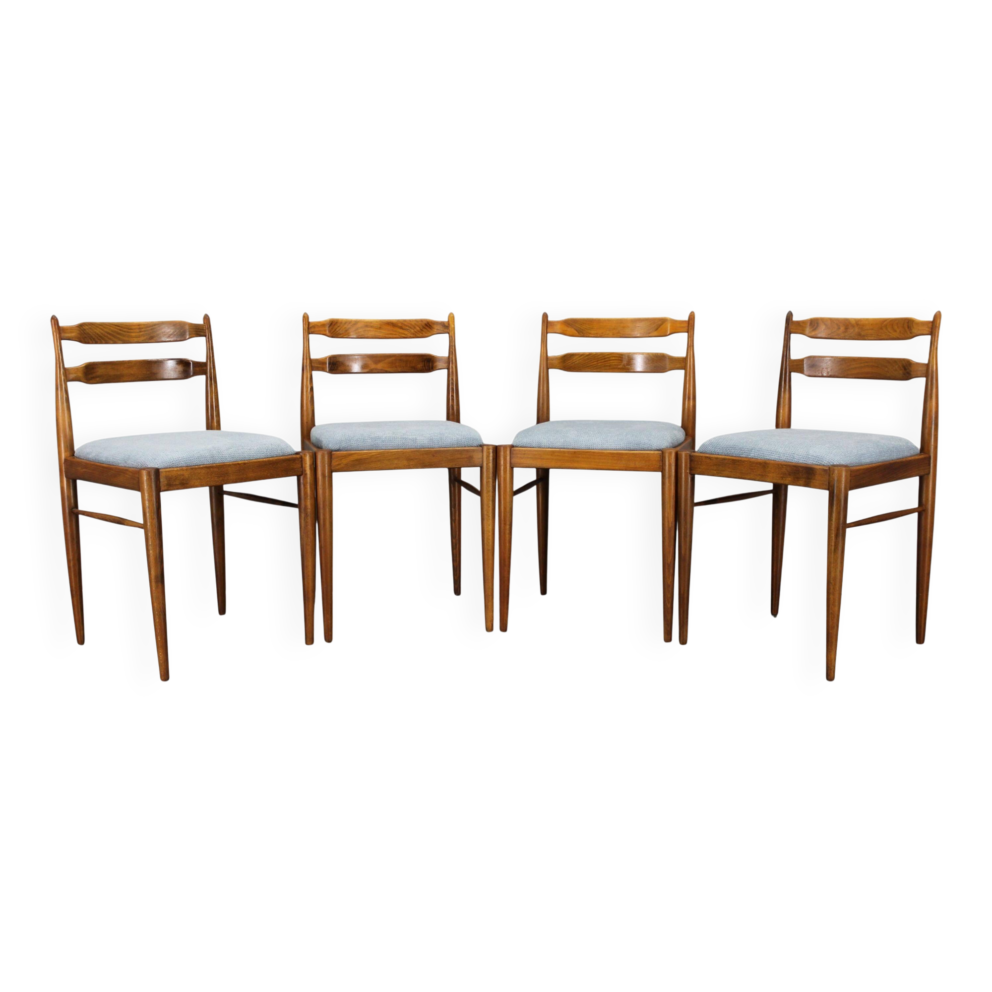 Ensemble de quatre chaises de salle à manger en hêtre rénovées, Tchécoslovaquie, années 1970