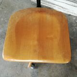 Swivel workshop chair
