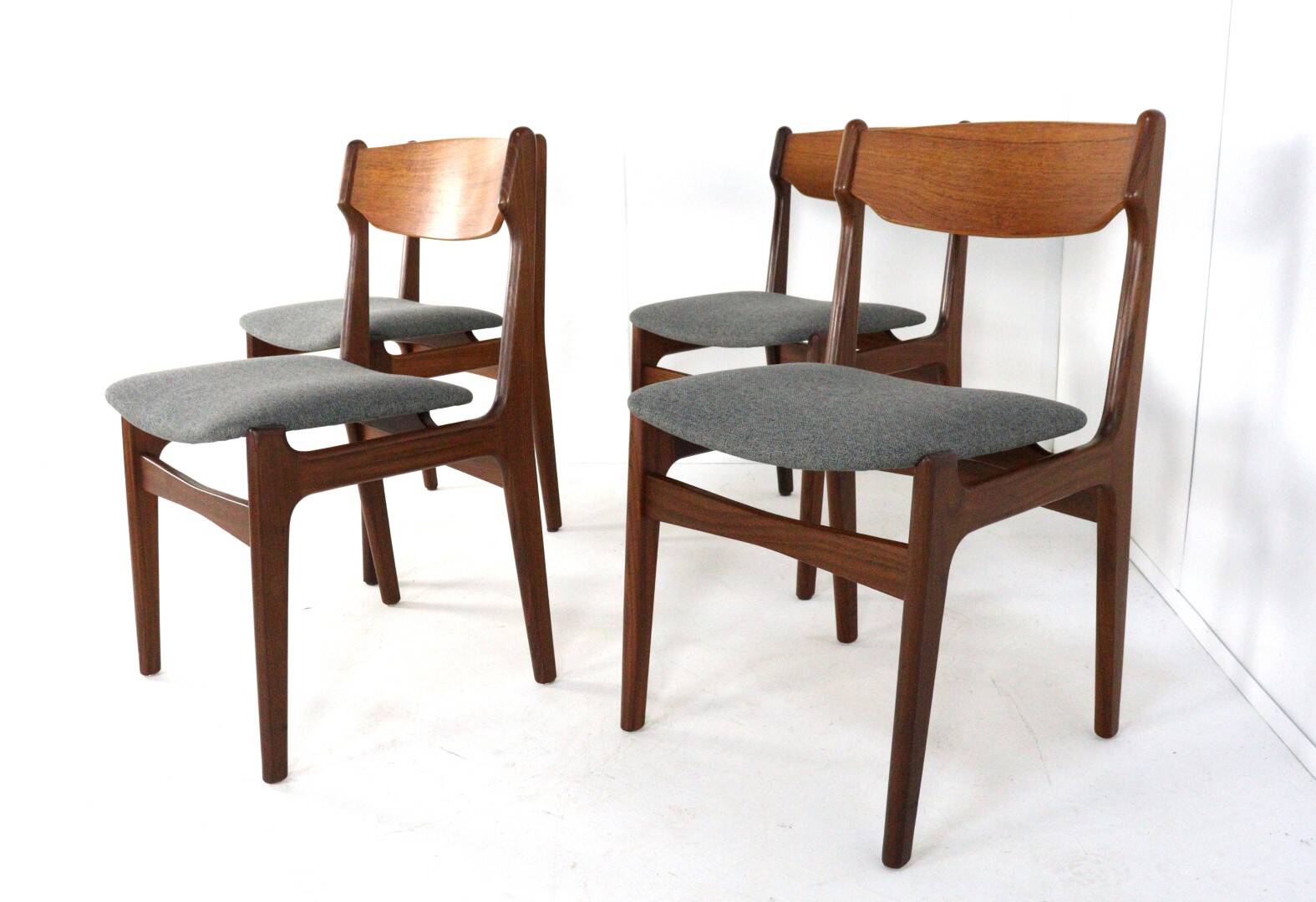 Very nice and solid set of 4 vintage teak chairs - Findahl.