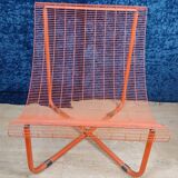 table and armchair: SKALBODA model in metal wire created by Niels