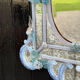 Miroir vénitien en verre de Murano, en camaïeu de bleu, vers 1880