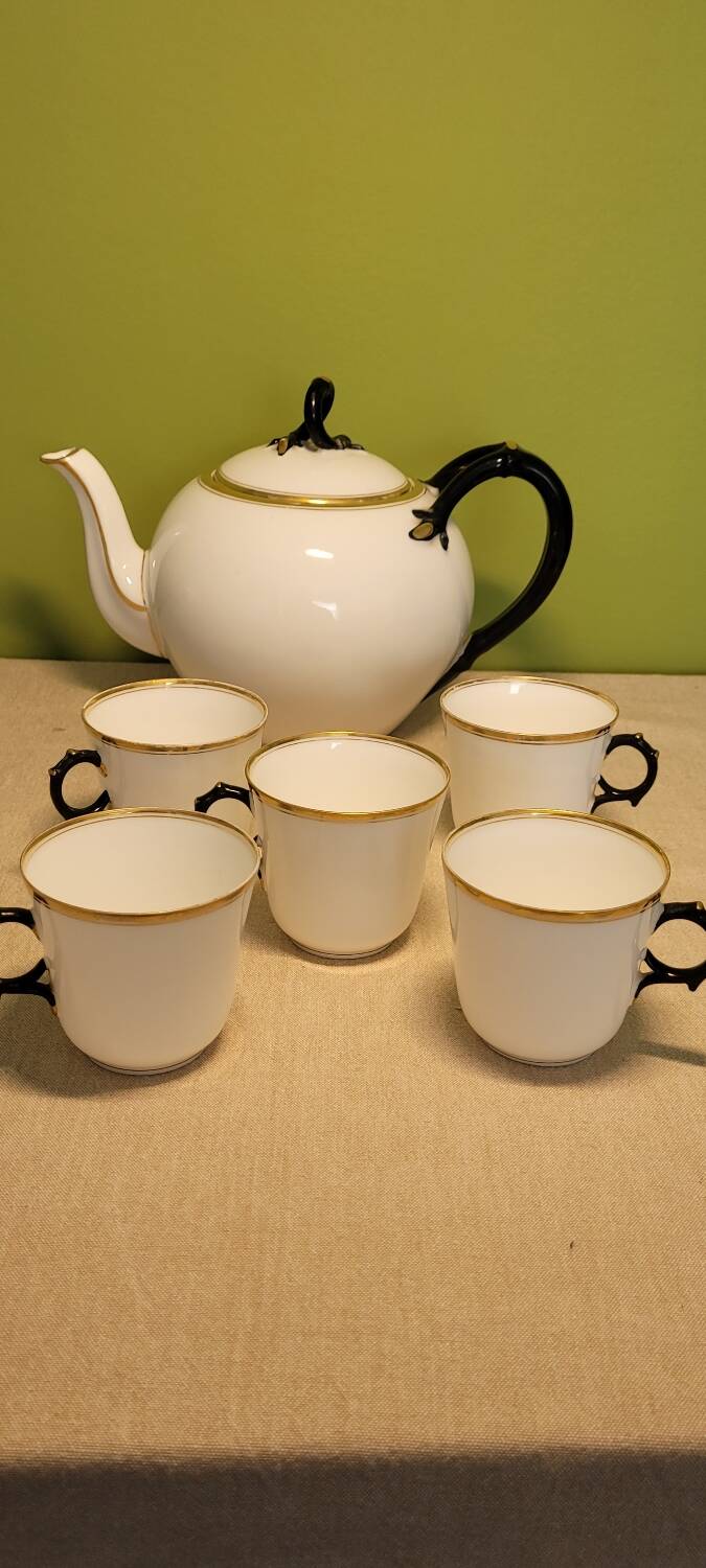 Coffee or tea service