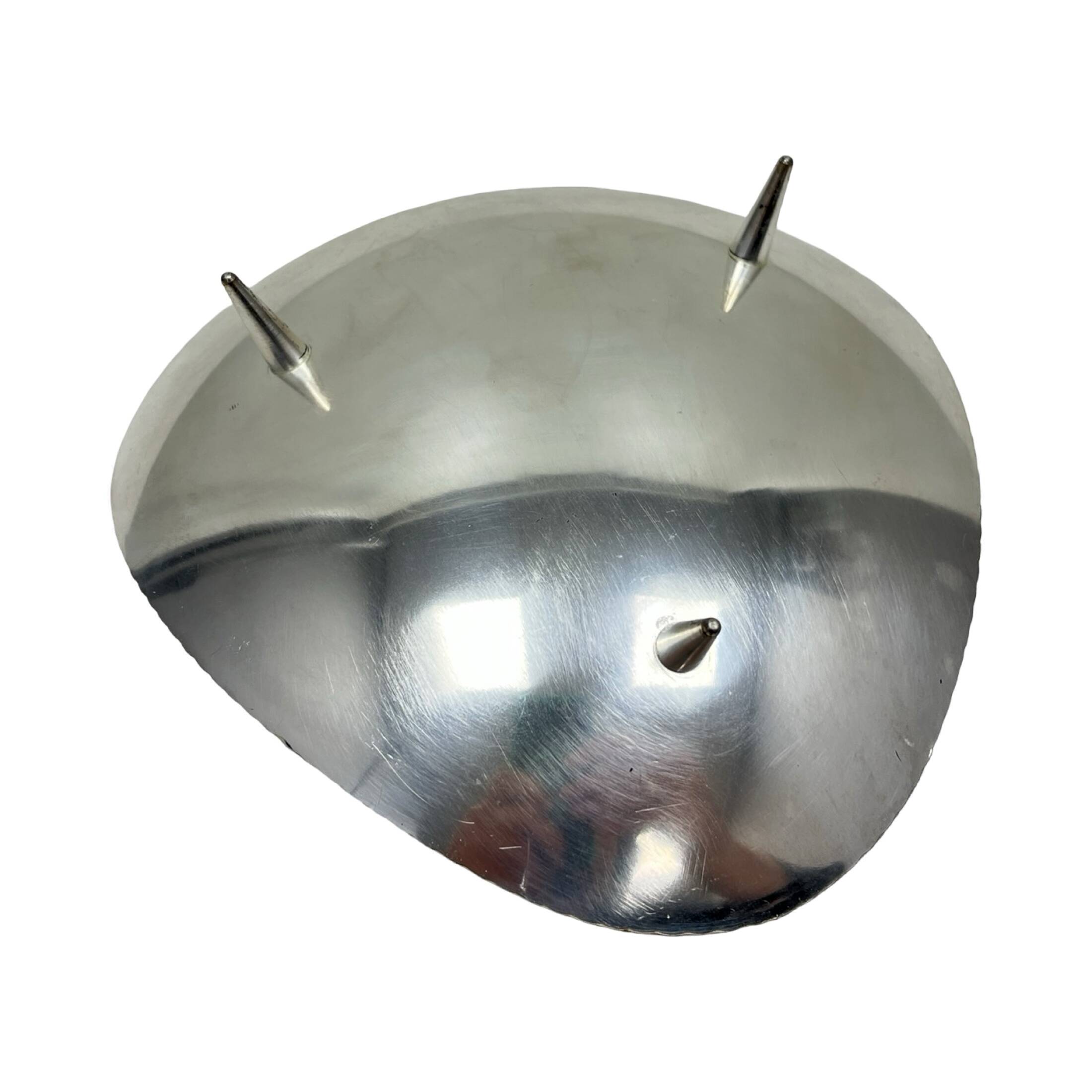 Vintage plated plate on leaf-shaped legs, silver-plated, Germany, 1970s.