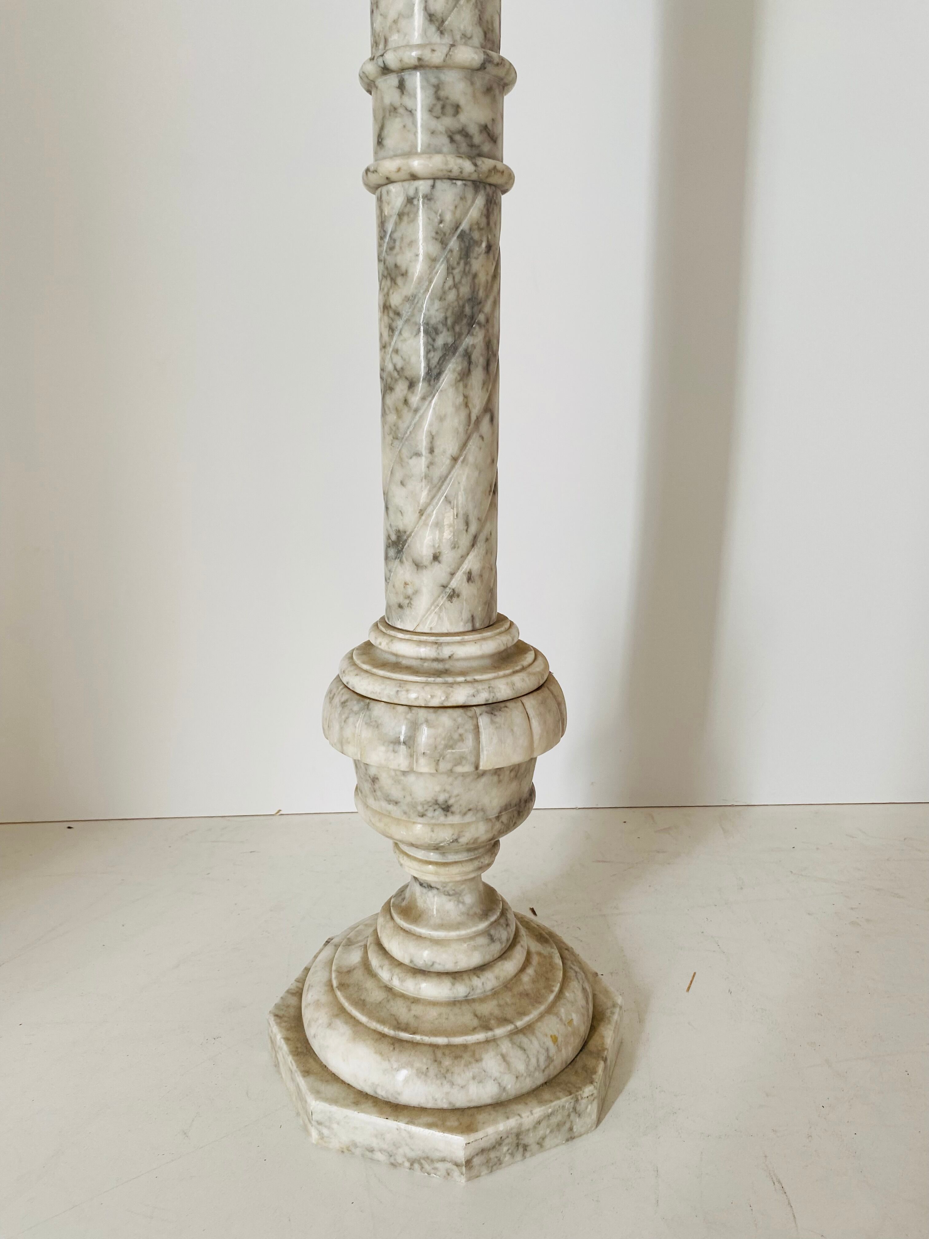 1940s Carrara marble pedestal