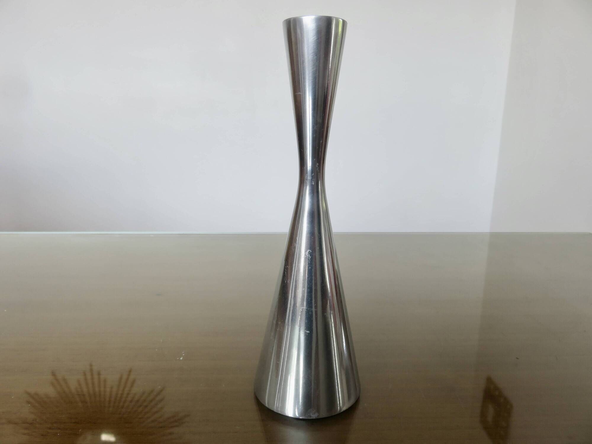 Series of 3 Scandinavian "diabolo" candlesticks in aluminum 1970