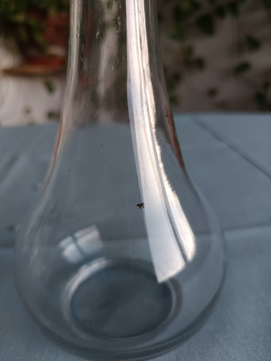 Bottle / single-stem vase