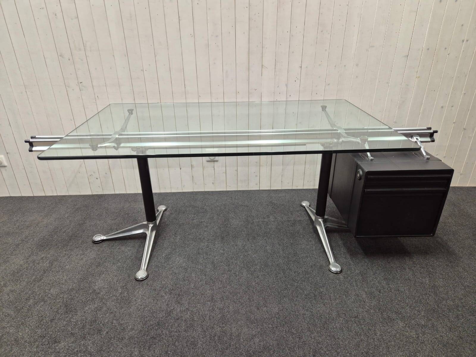 Bureau Herman Miller