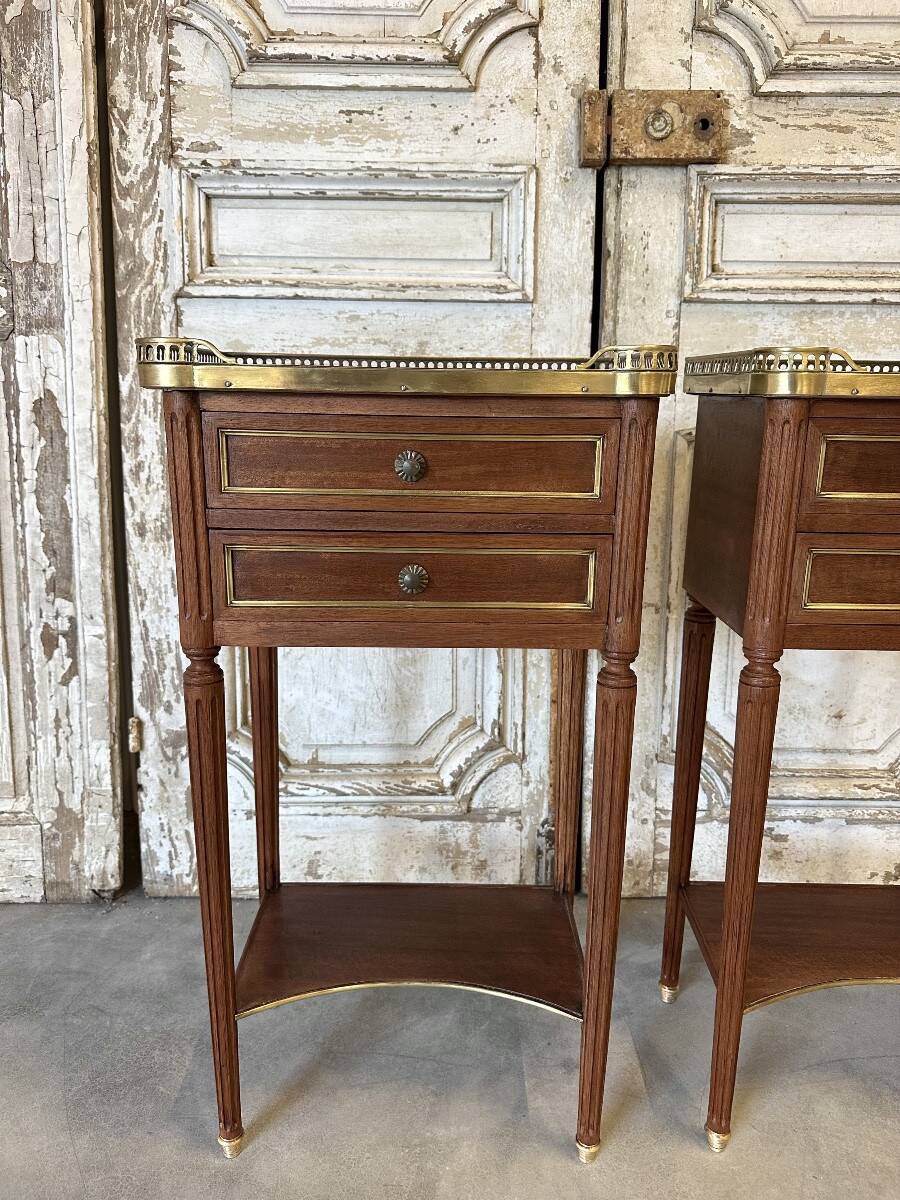 Paire de chevets Louis XVI circa 1960
