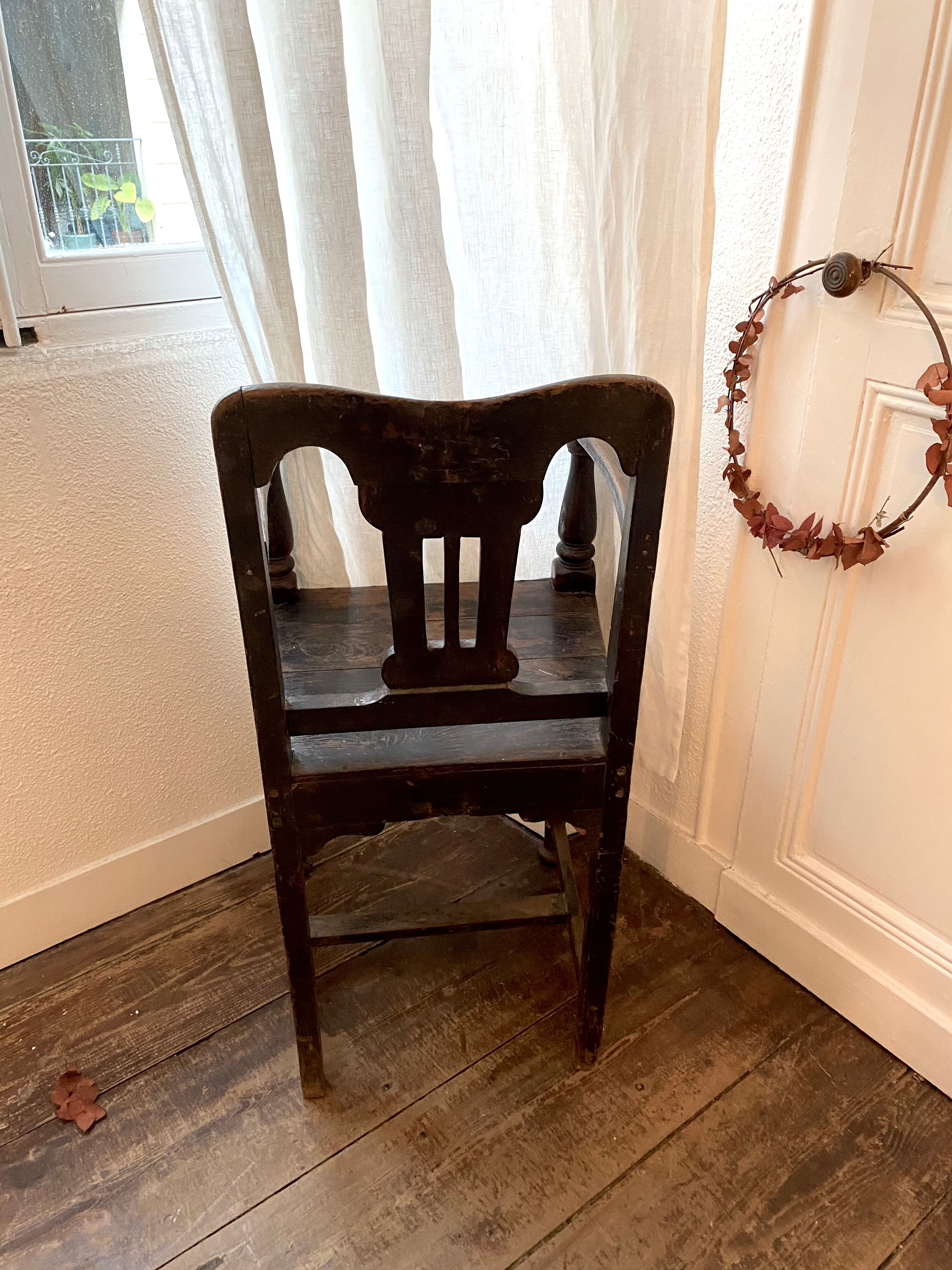 Black laqué wooden armchair