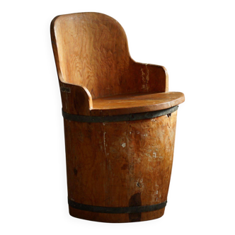 Wabi Sabi trunk armchair from the mid-20th century in pine, by a Swedish cabinetmaker, 1950s.