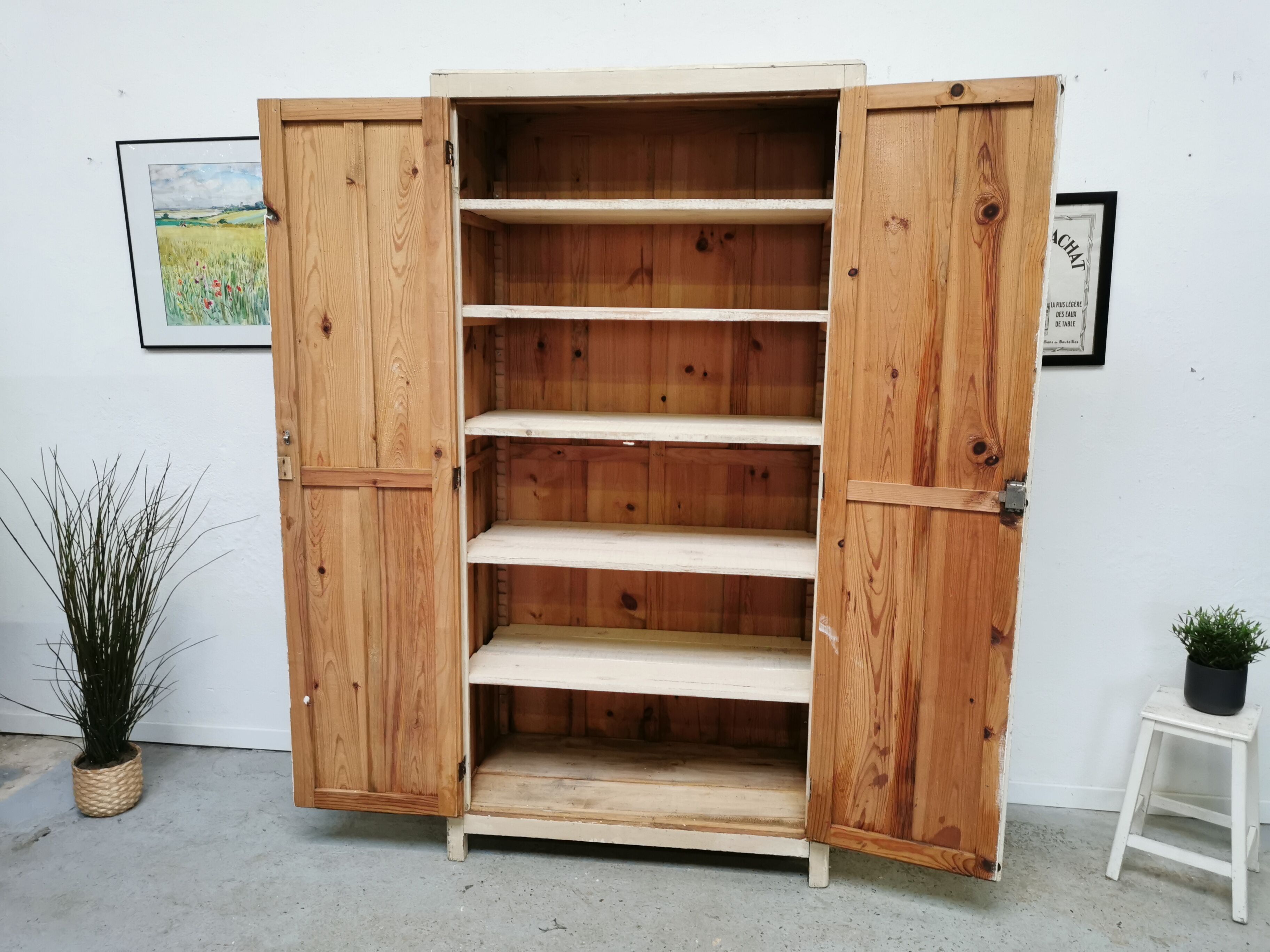 Armoire parisienne