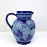 Pitcher in Alsace sandstone - vine theme - grape pattern