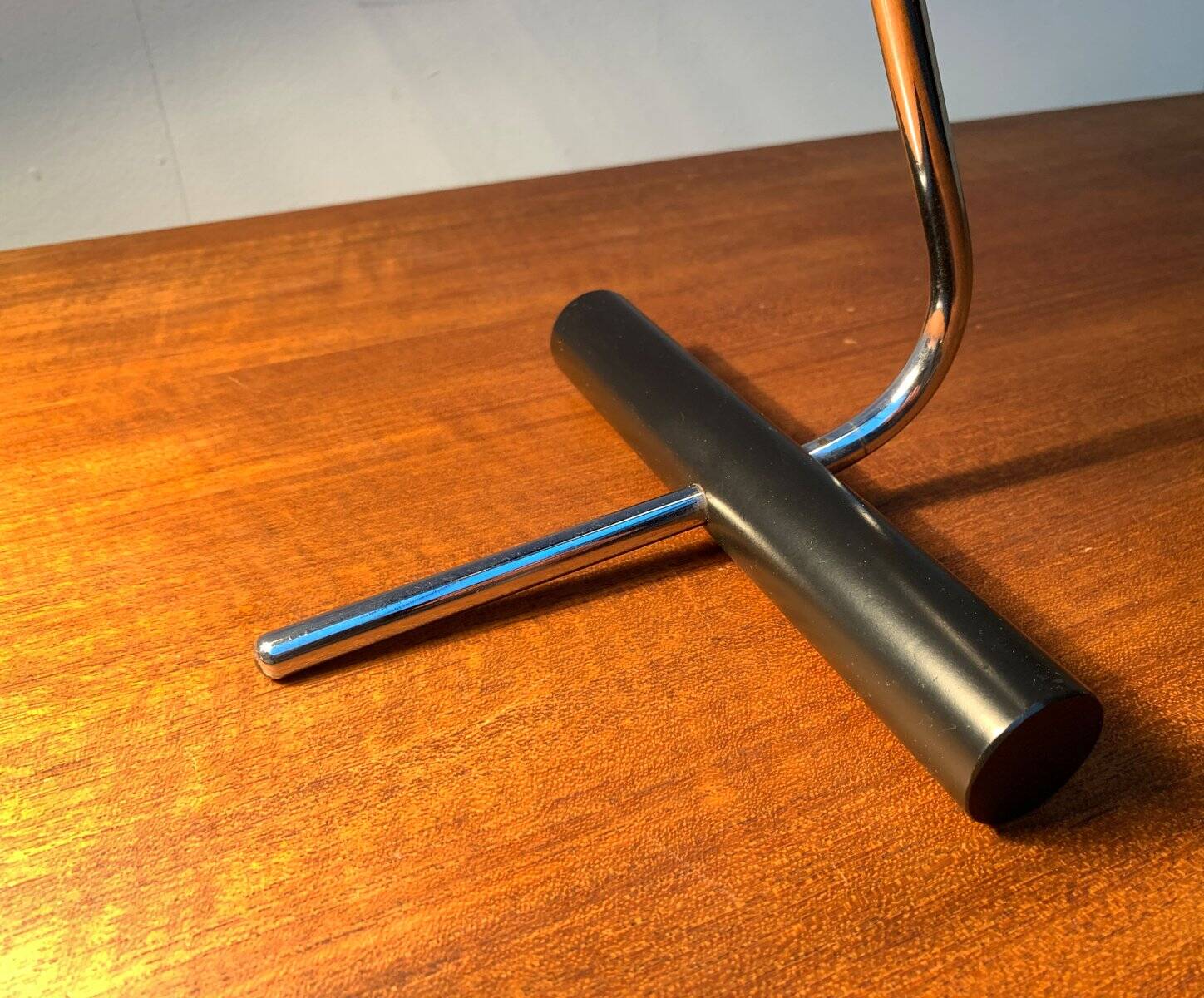 Lampe de table minimaliste italienne du milieu du siècle