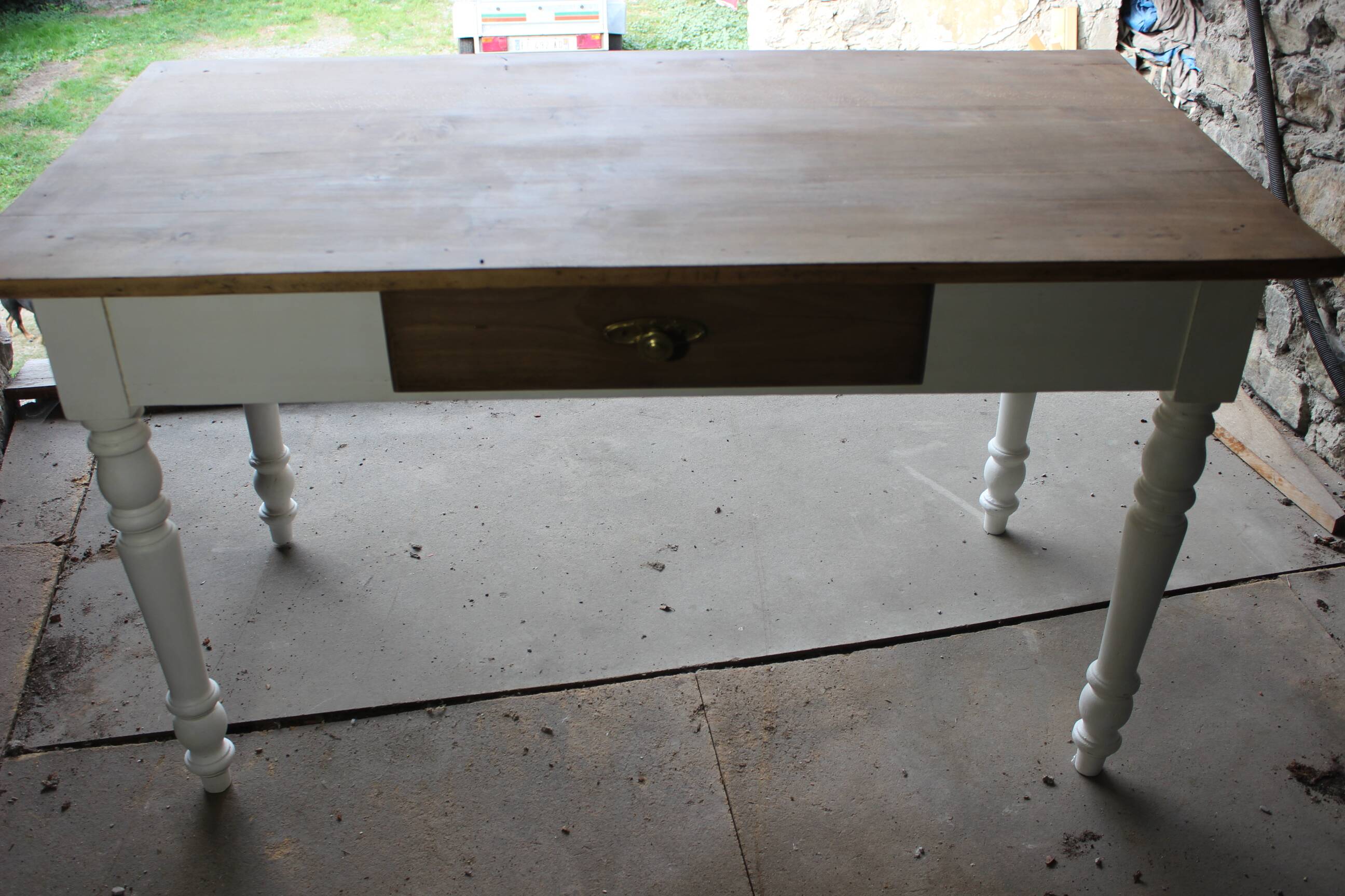 Farm table