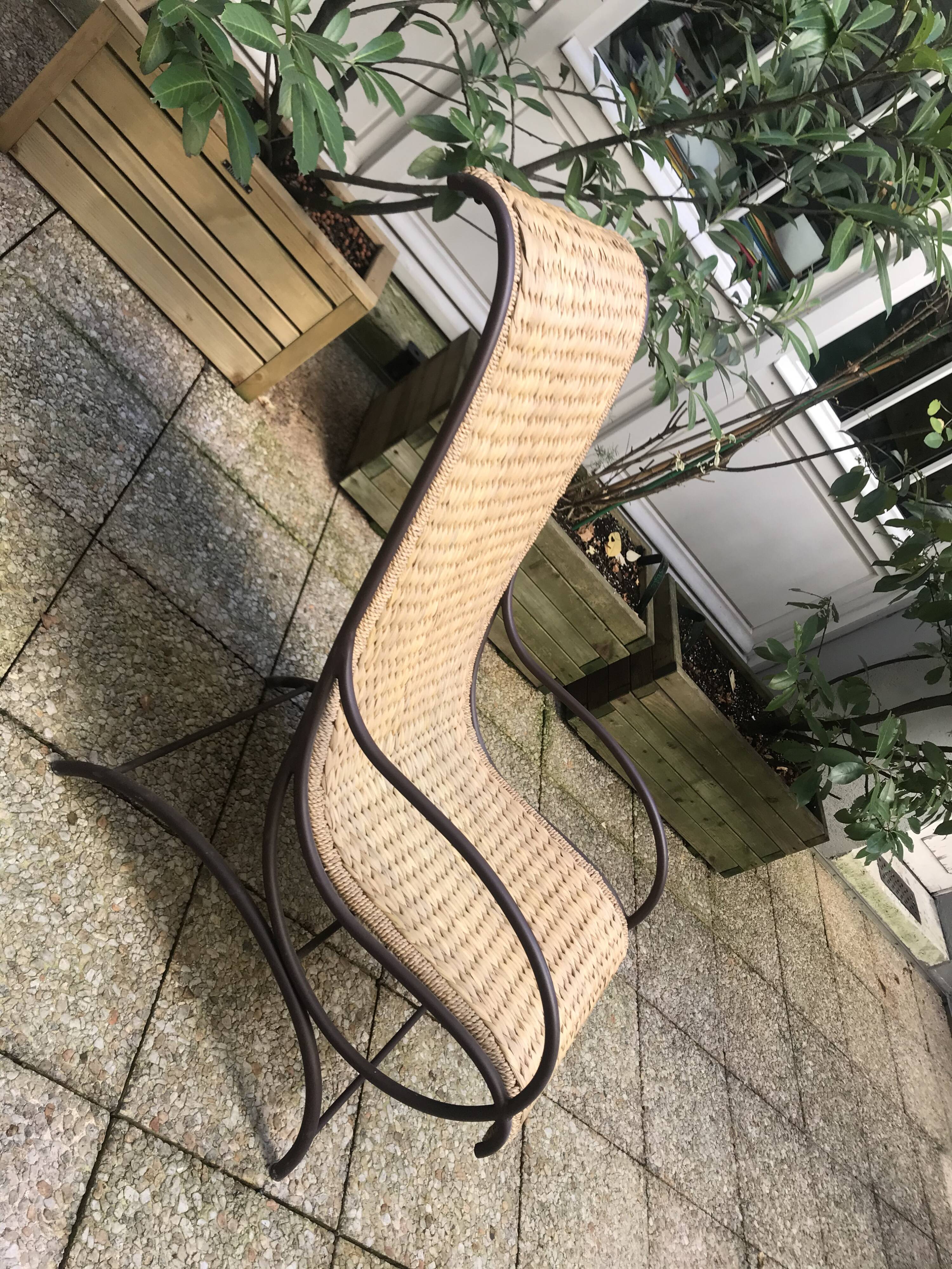 Lounge flesh wrought iron and braided wicker