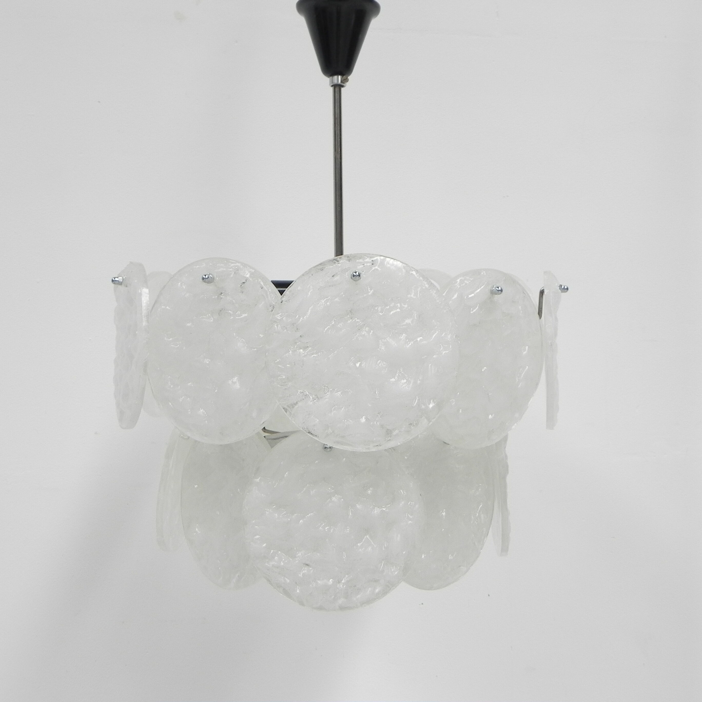Frosted ice hanging lamp with 18 plastic discs