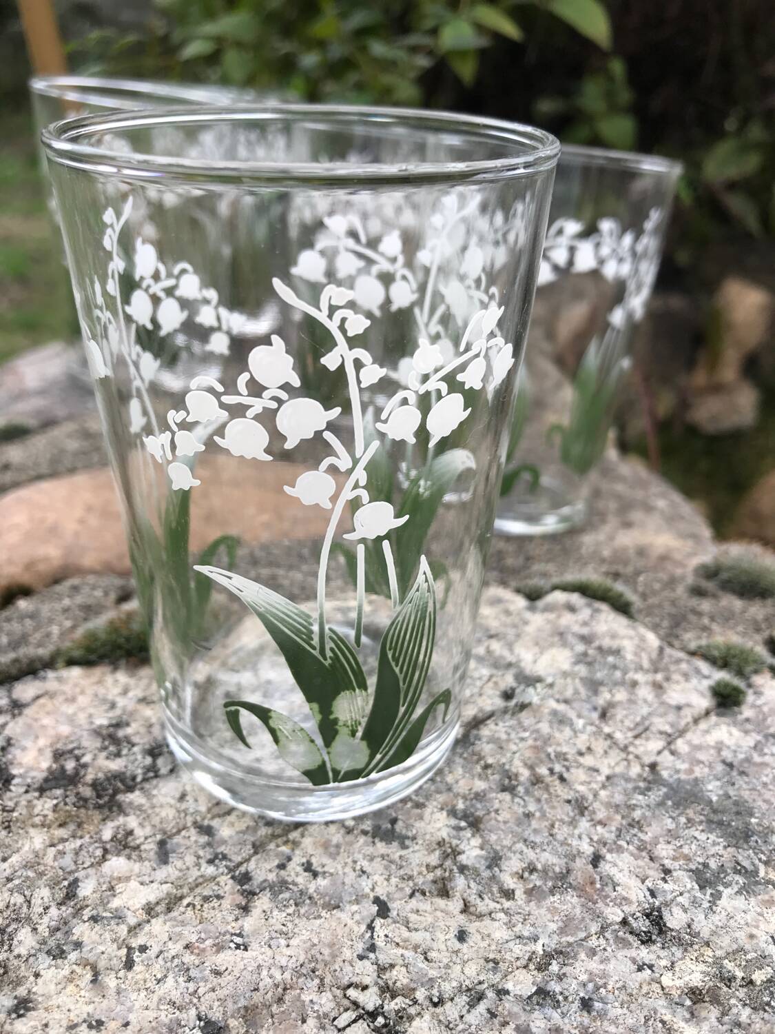 Lot verres anciens décor muguet