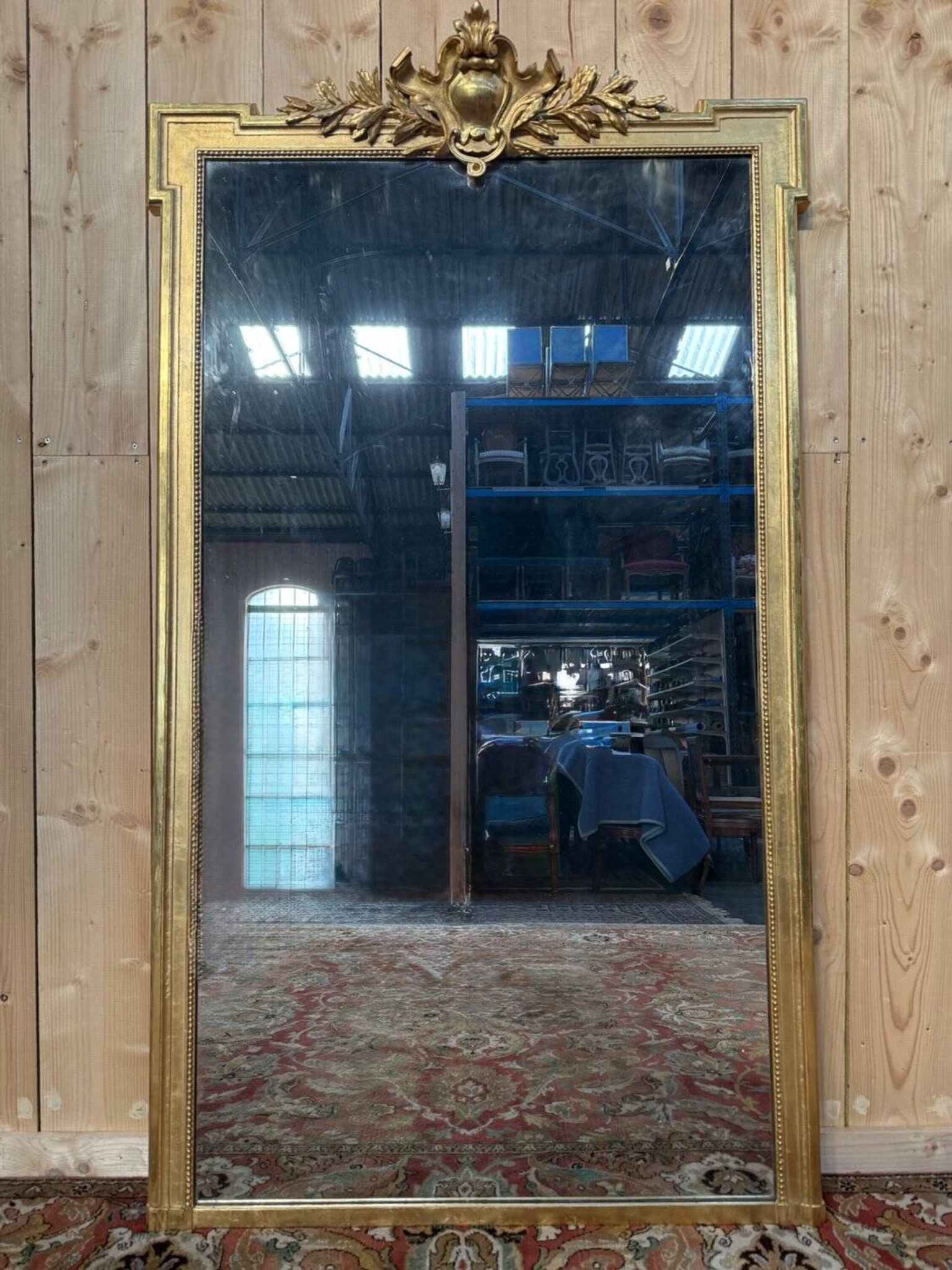 Miroir à fronton style Louis XVI en bois doré