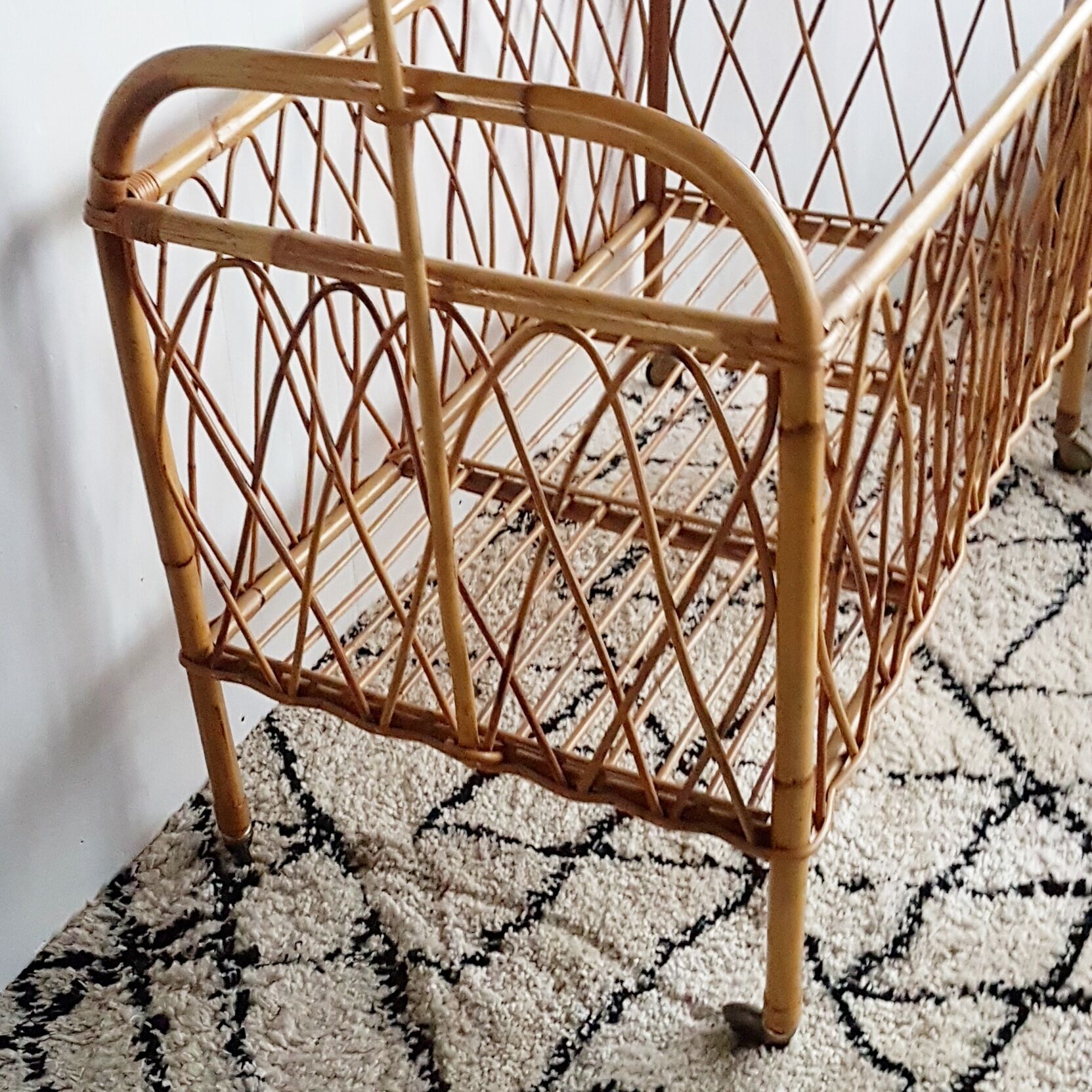 Bed cradle 60s rattan