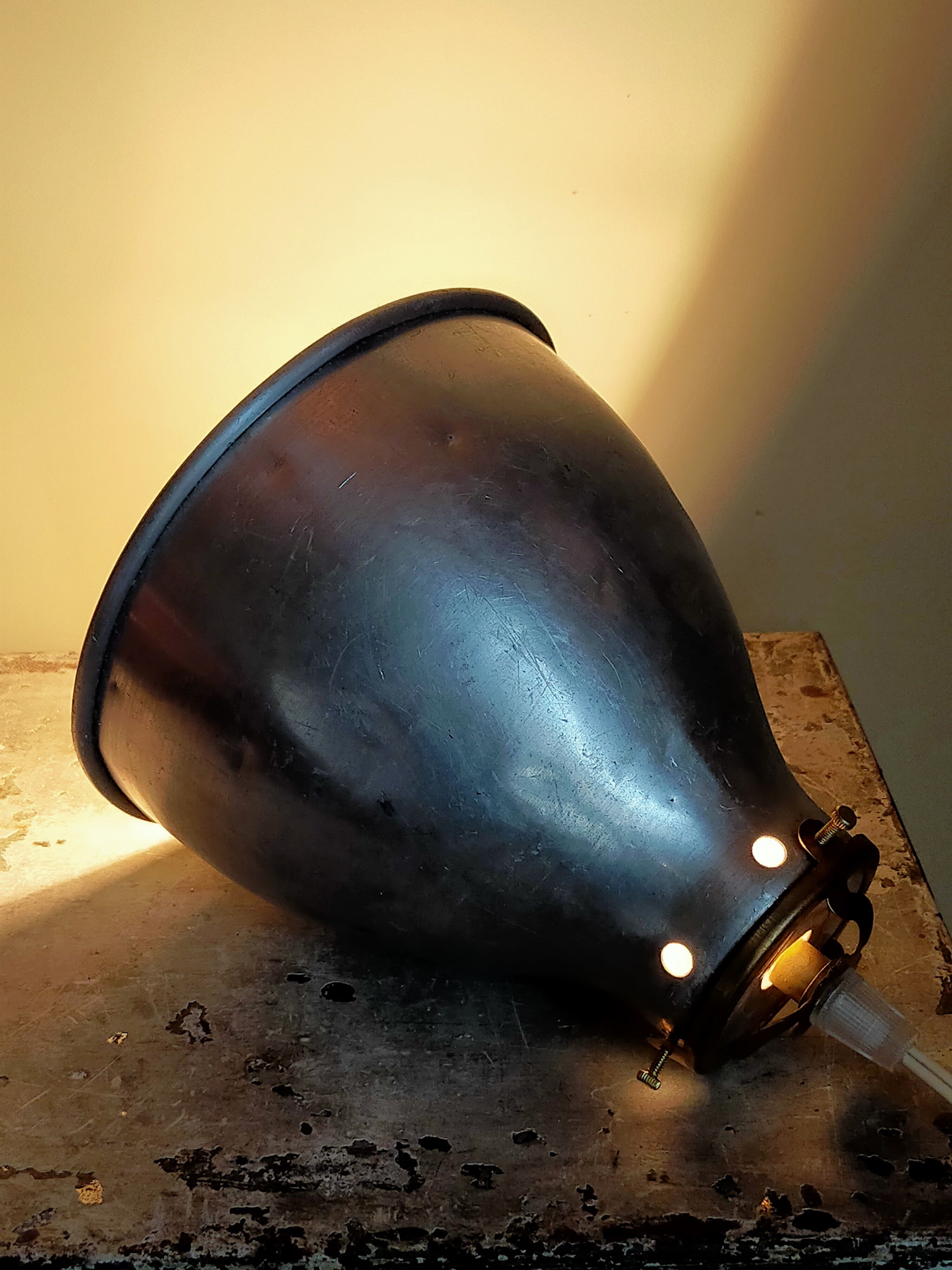 Suspension lampshade bell in vintage aluminum