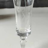 Set of 8 champagne flutes, flared neck. In crystal. Frosted plant motifs.