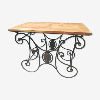 Butcher's table in wrought iron and bronze
