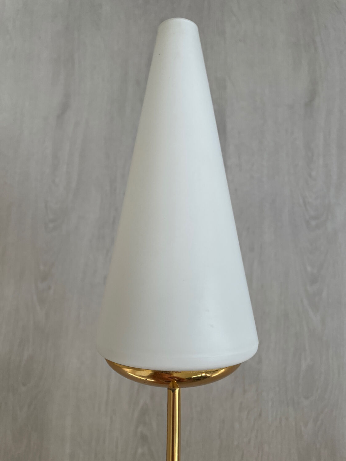 Pair of 1950 sconces in brass and opaque glass