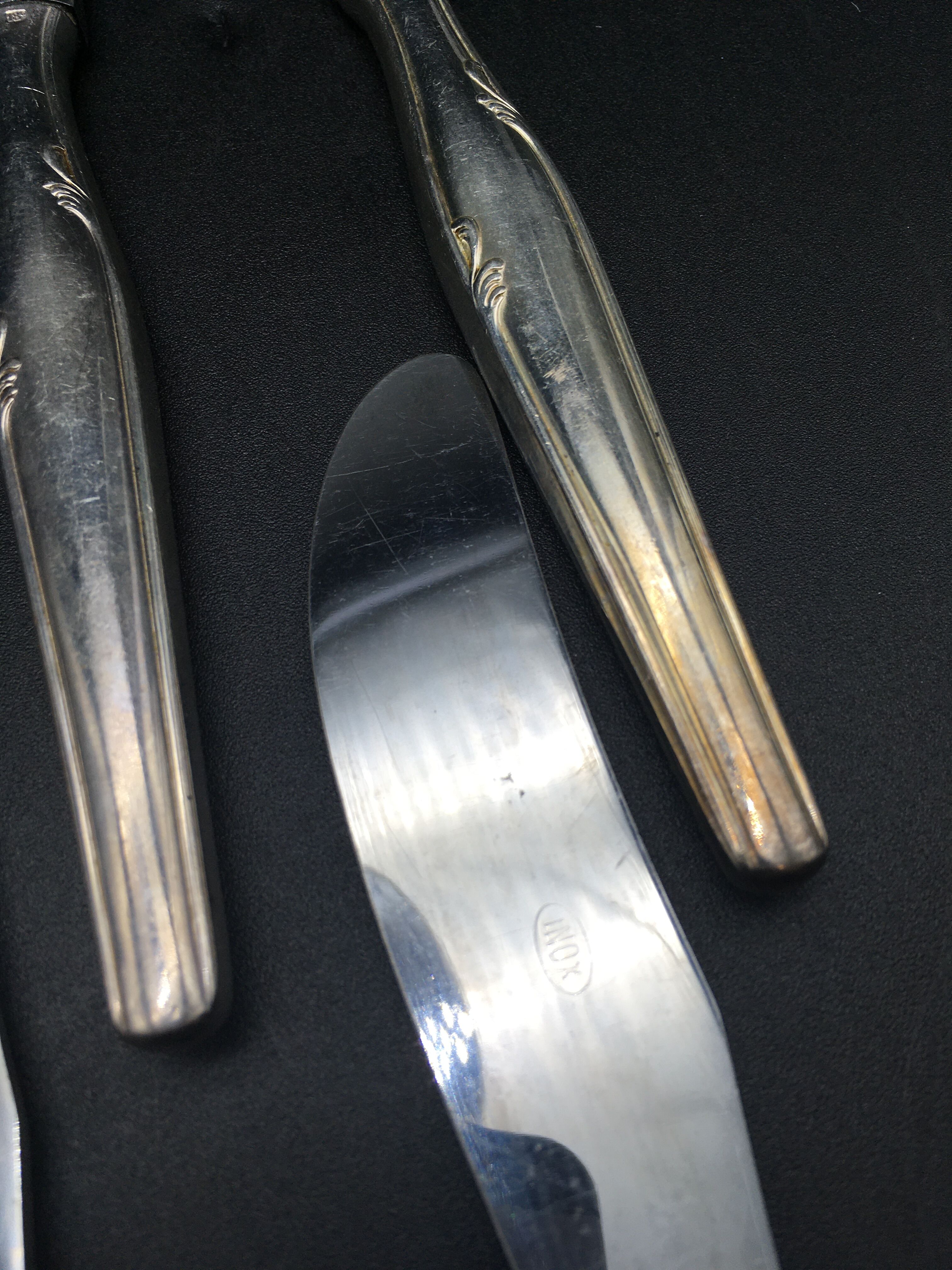 12 silver metal knives