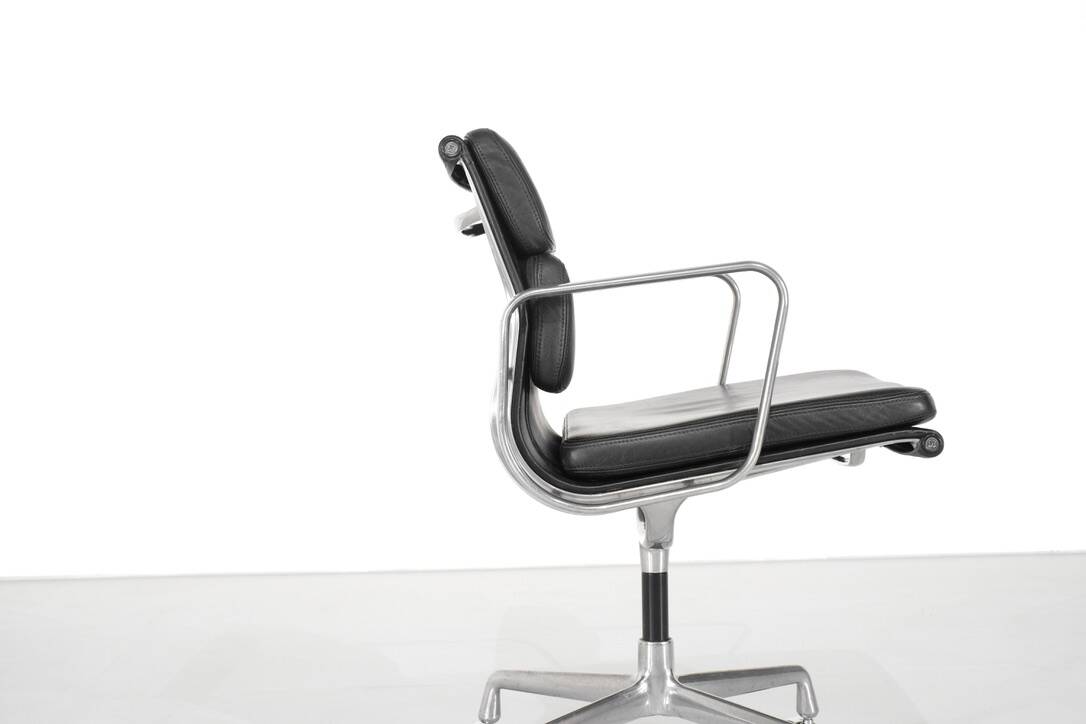 Soft Pad Chair "EA 207" Charles Ray Eames, United States, 1969.