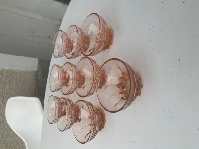 10 coupes à champagne en verre rose vintage