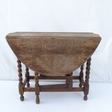 Table get leg in waxed oak.