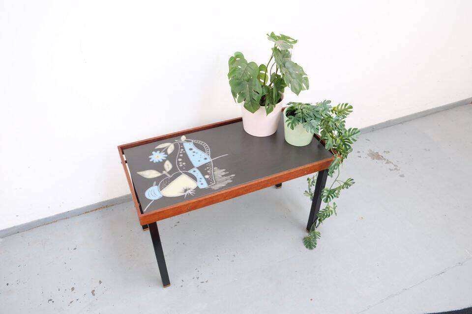Side table/plant stand in 60s/70s style, made of teak, retro/vintage style.