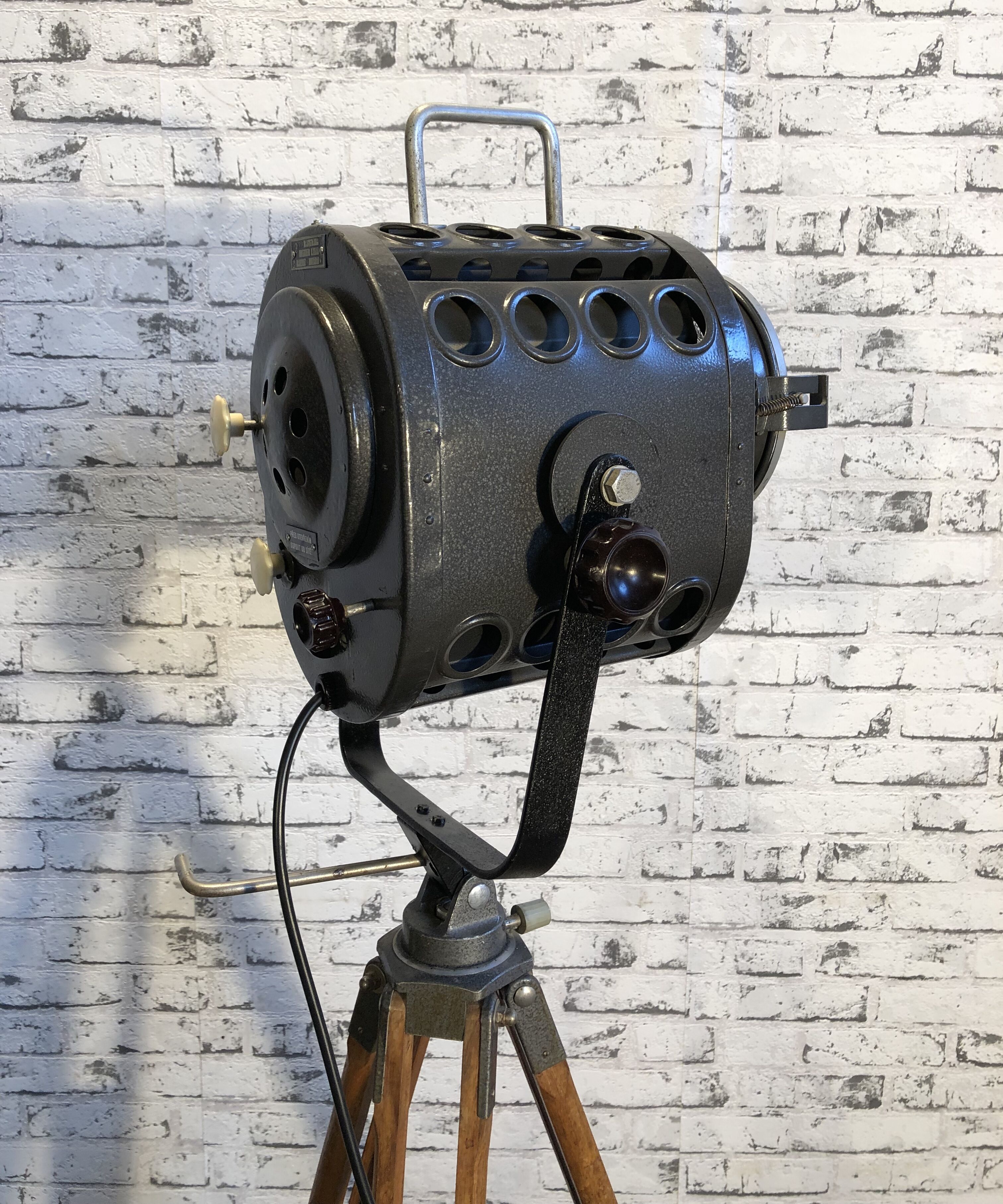 Projecteur de théâtre sur trépied vintage, années 1960