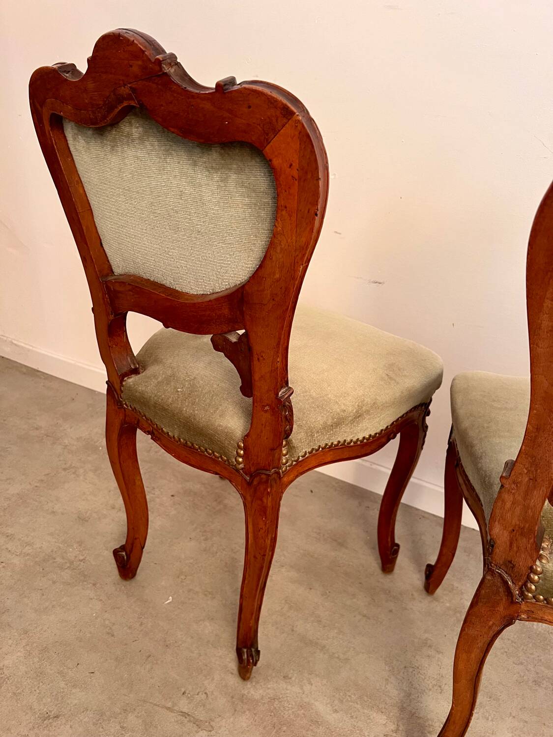 Lot 2 old Louis XV style carved solid walnut chairs late 19th century