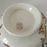 Soupière ancienne en terre de fer – décor "Marguerite", Grand Dépôt Paris