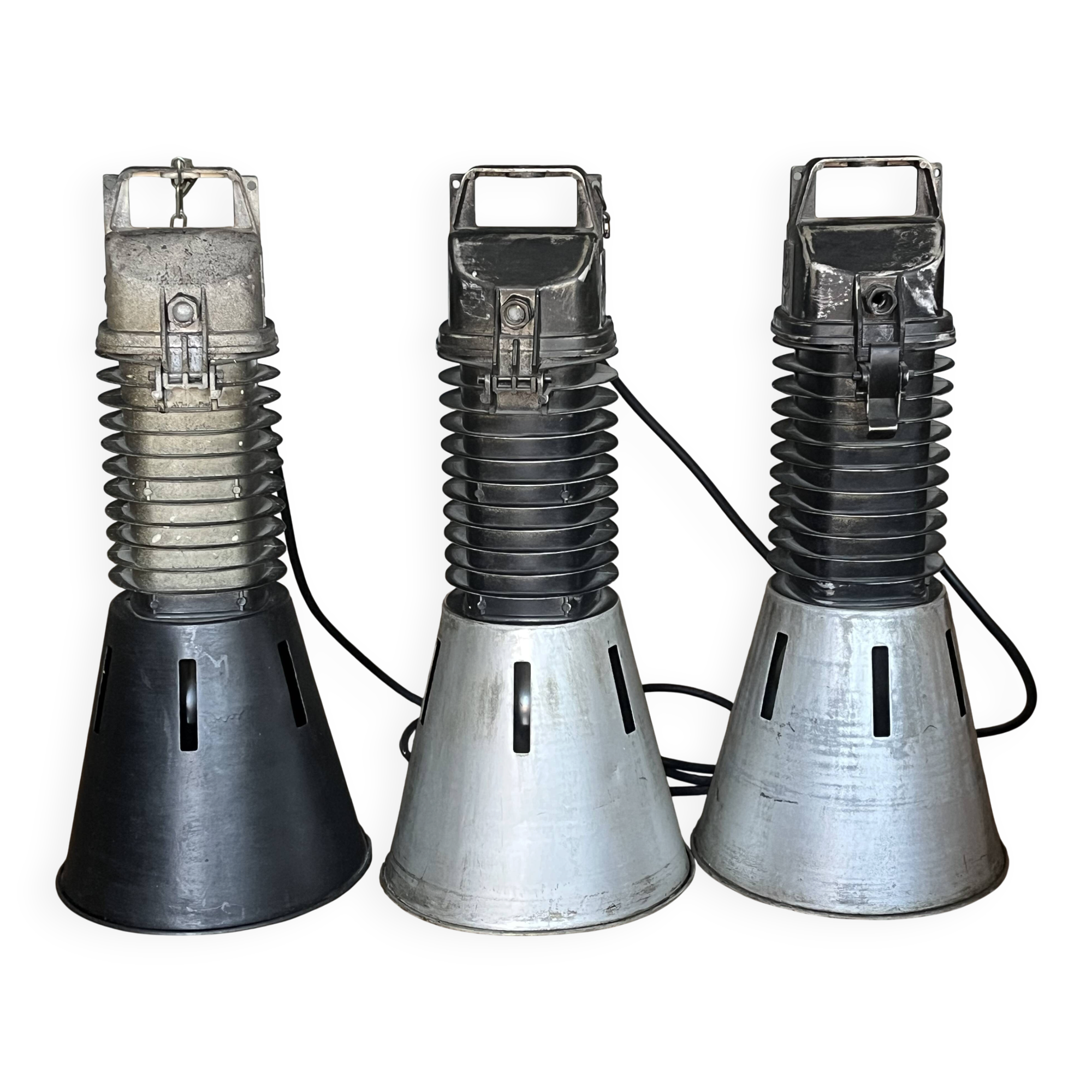 Lot de 3 suspensions industrielles Philips - Cône