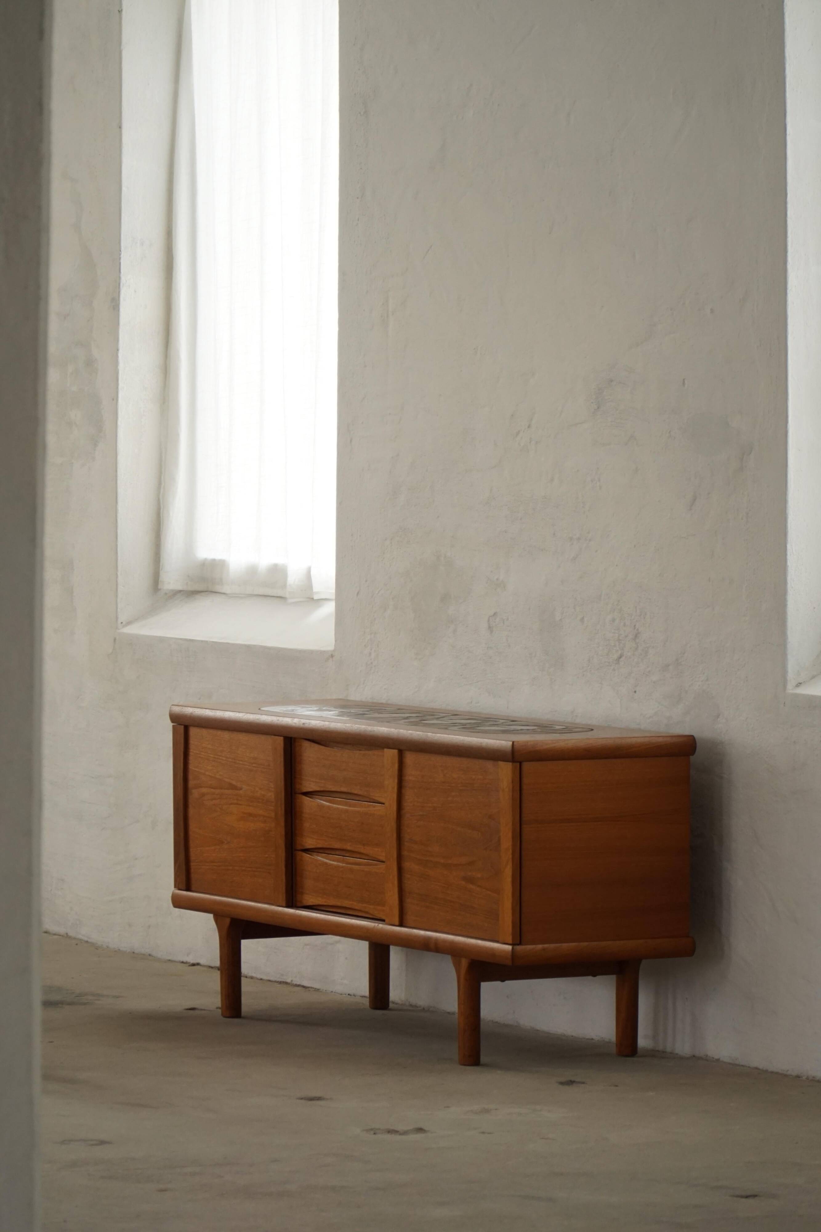 Hansen & Pedersen, independent teak credenza from mid-century modern, 1960s.
