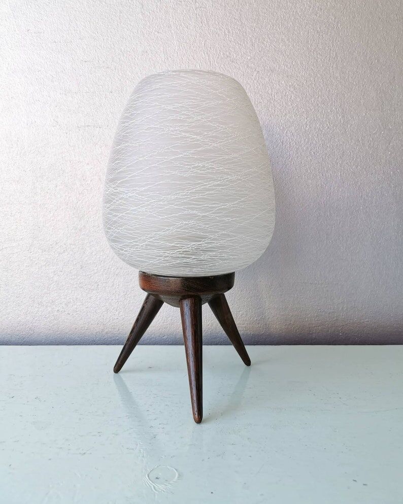 Danish vintage wooden tripod table lamp, 1970
