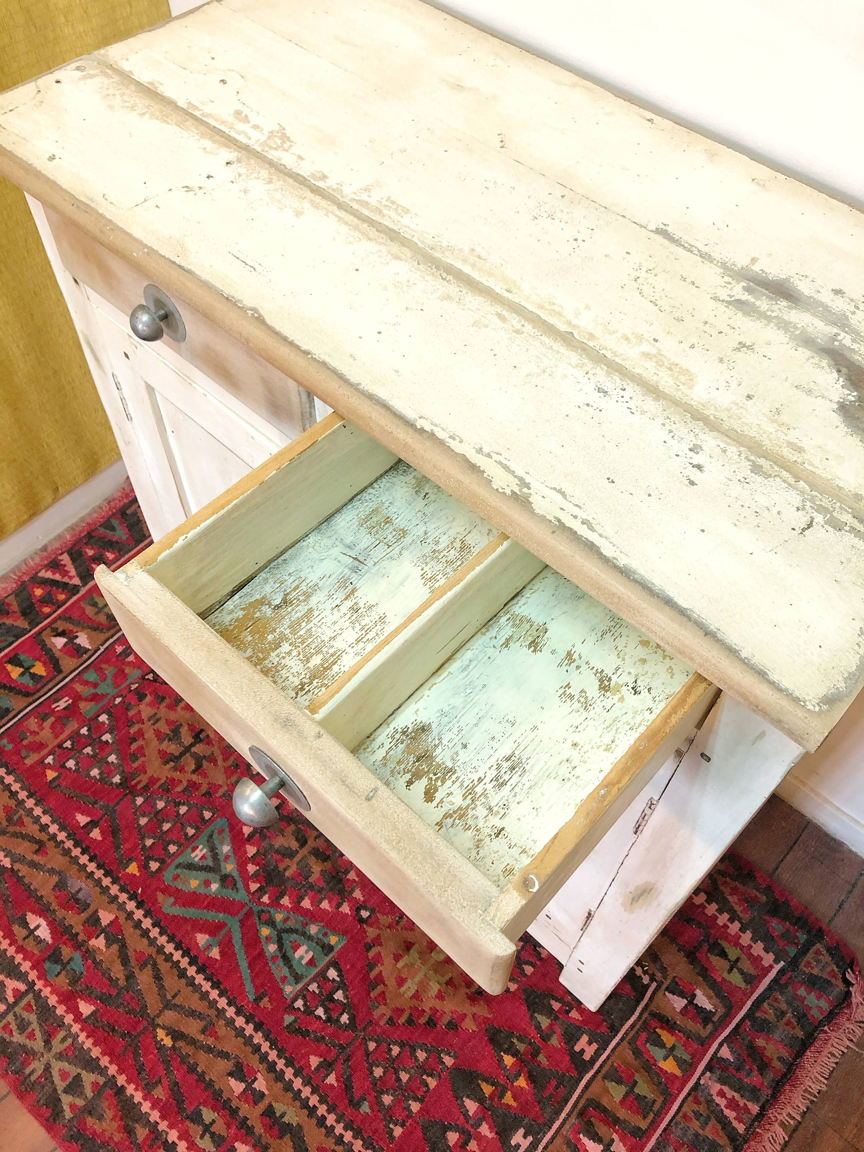 Skated Parisian buffet