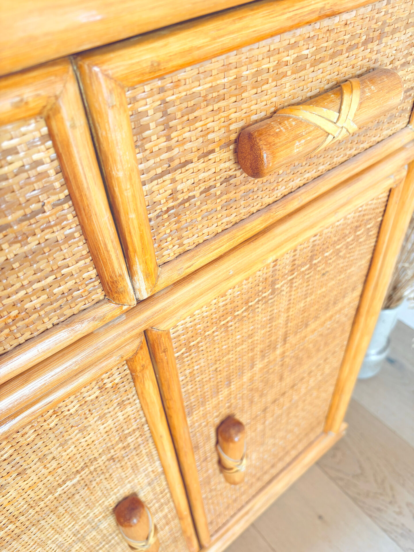 Buffet rotin vintage 