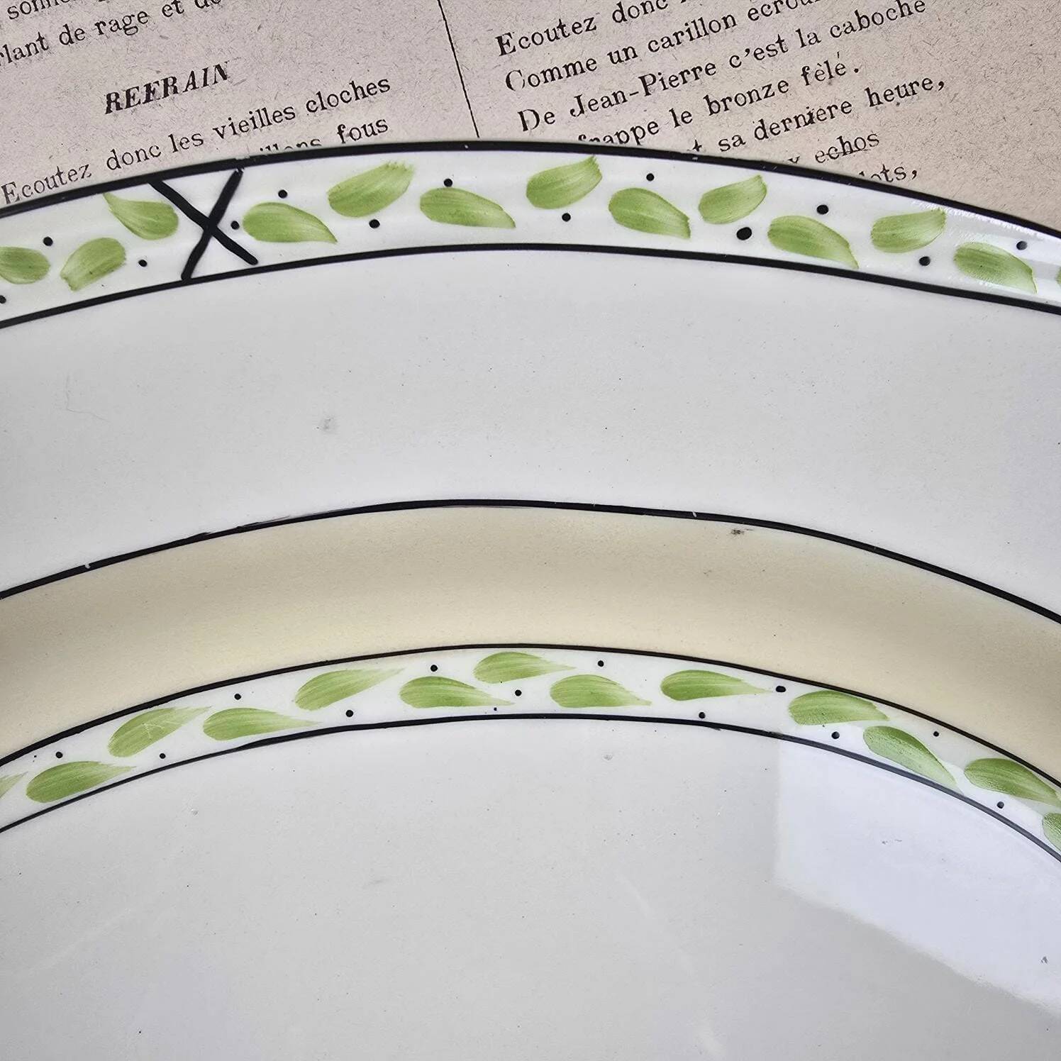 Plat ovale anglais Burleigh Ware – Crème & vert – Made in England