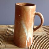 Pitcher in water in sandstone