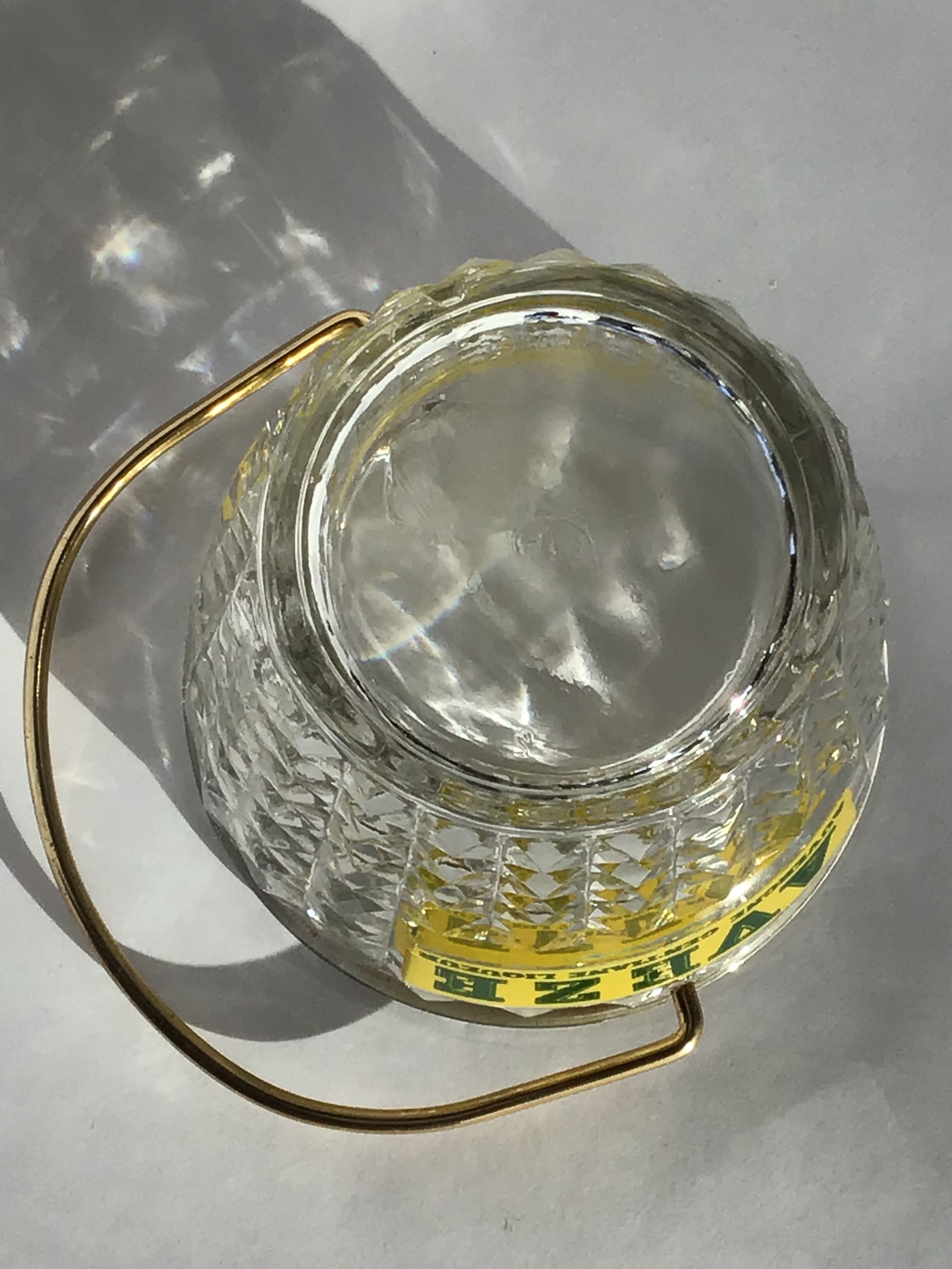 Diamond-tipped glass ice bucket