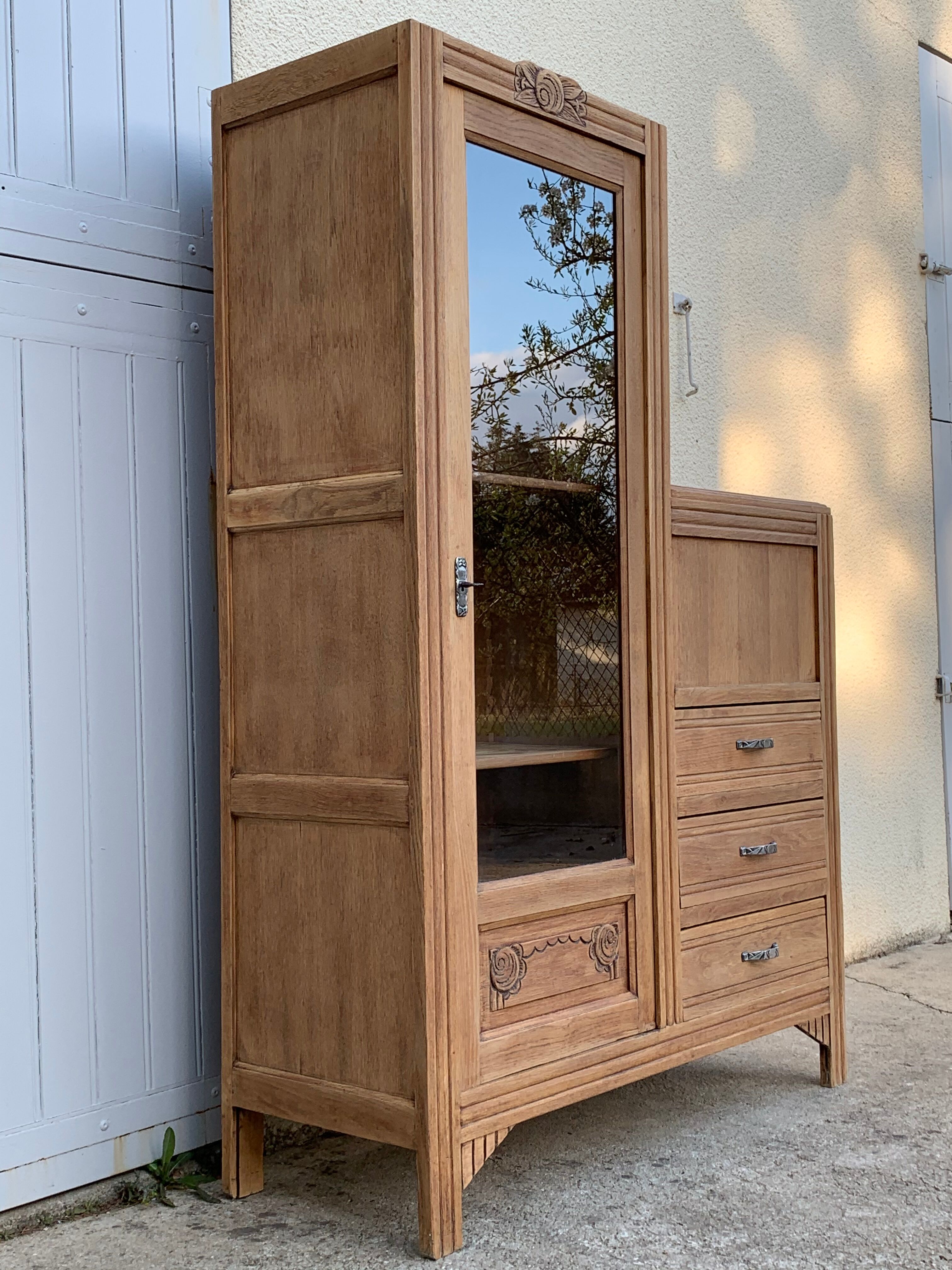 Art Deco asymmetrical glass Parisian wardrobe 1930