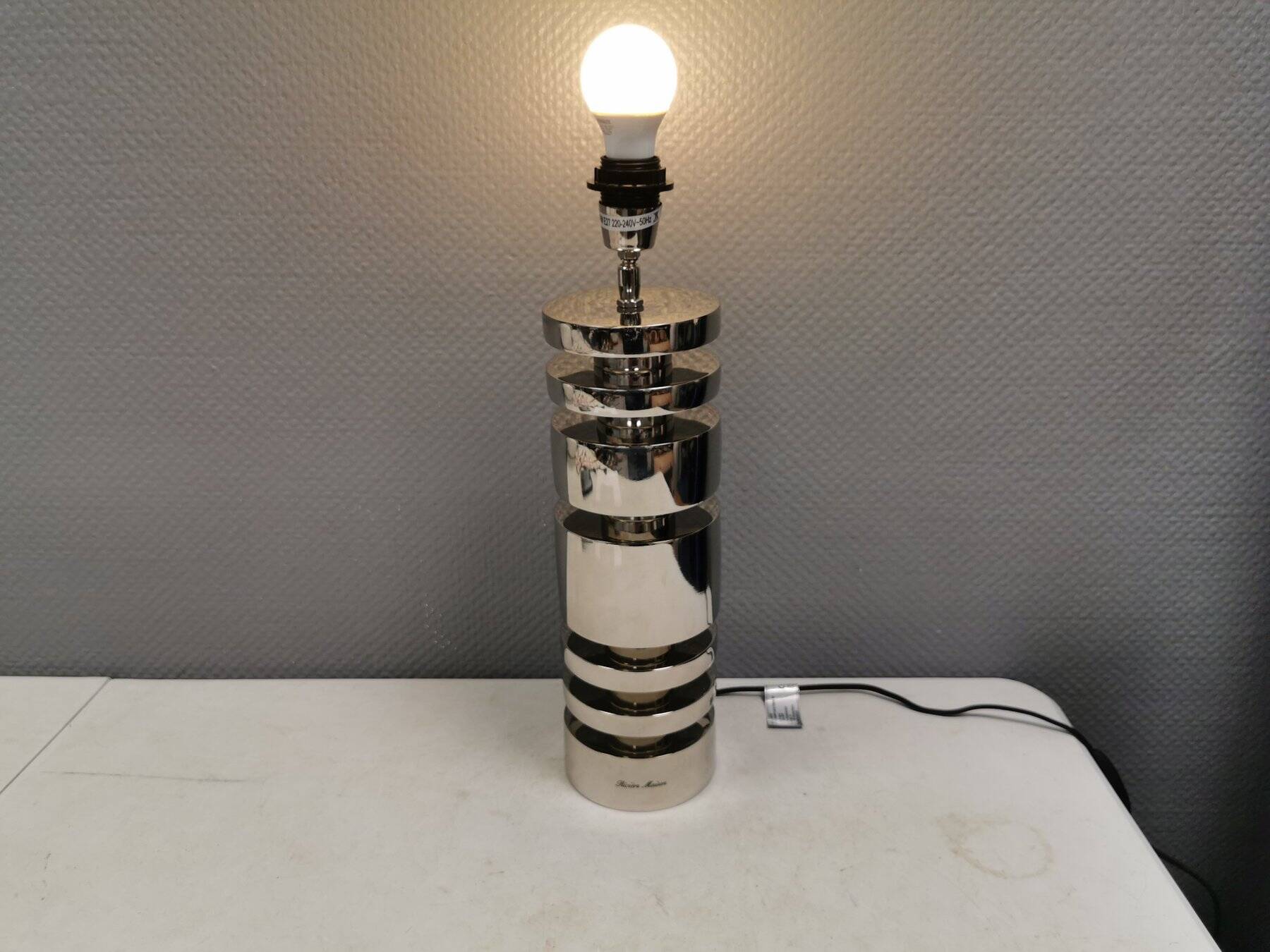 Design lamp in chrome, from Dutch Reviera Maison.