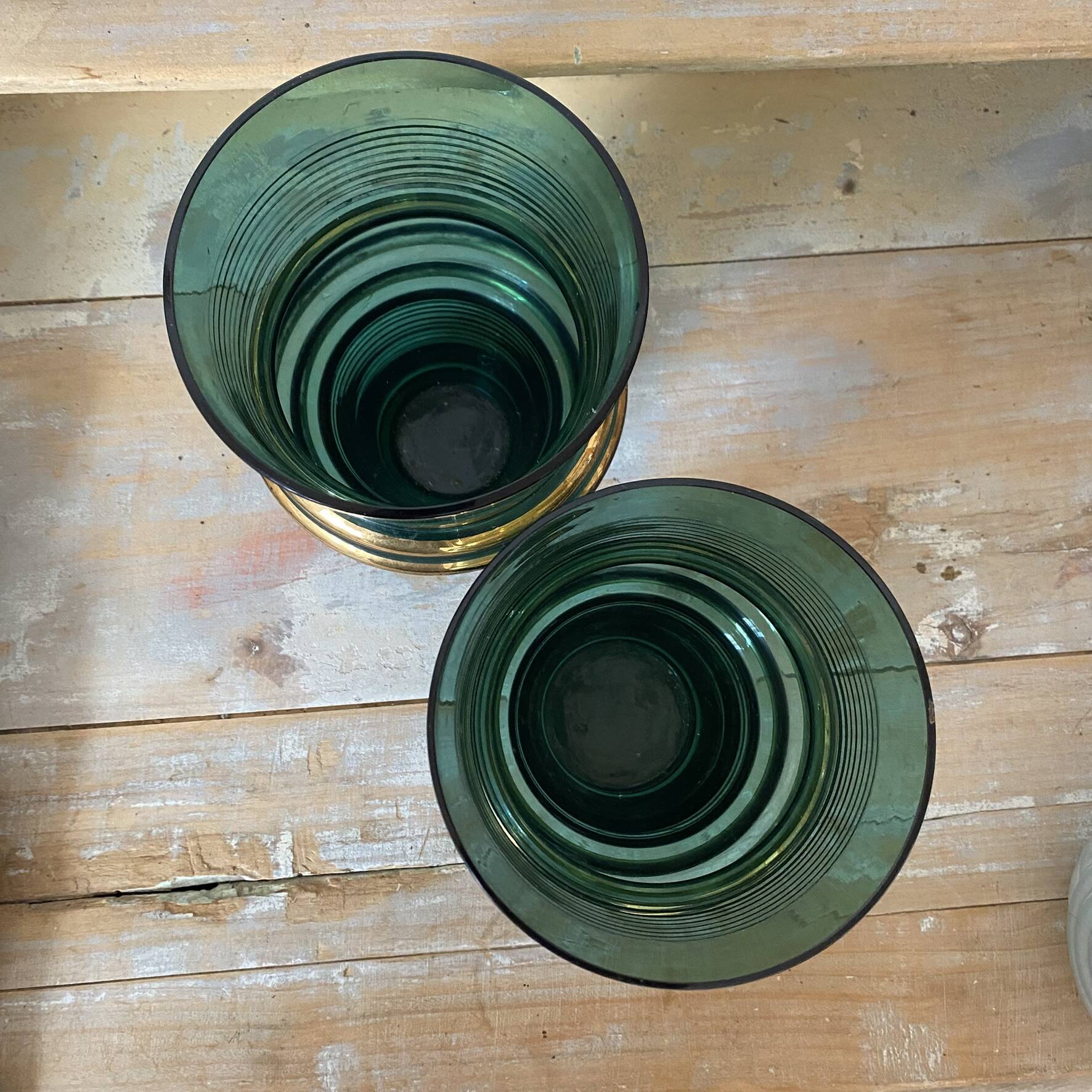Paire de vases vert émeraude et doré , années 50-60