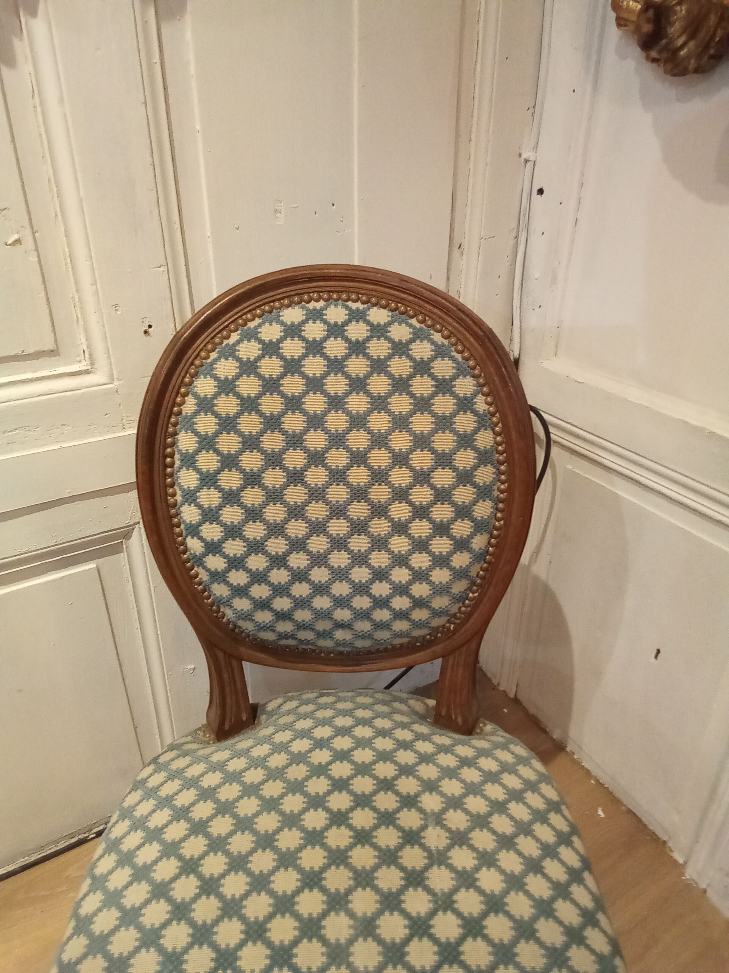 Chaise de style Louis XVI