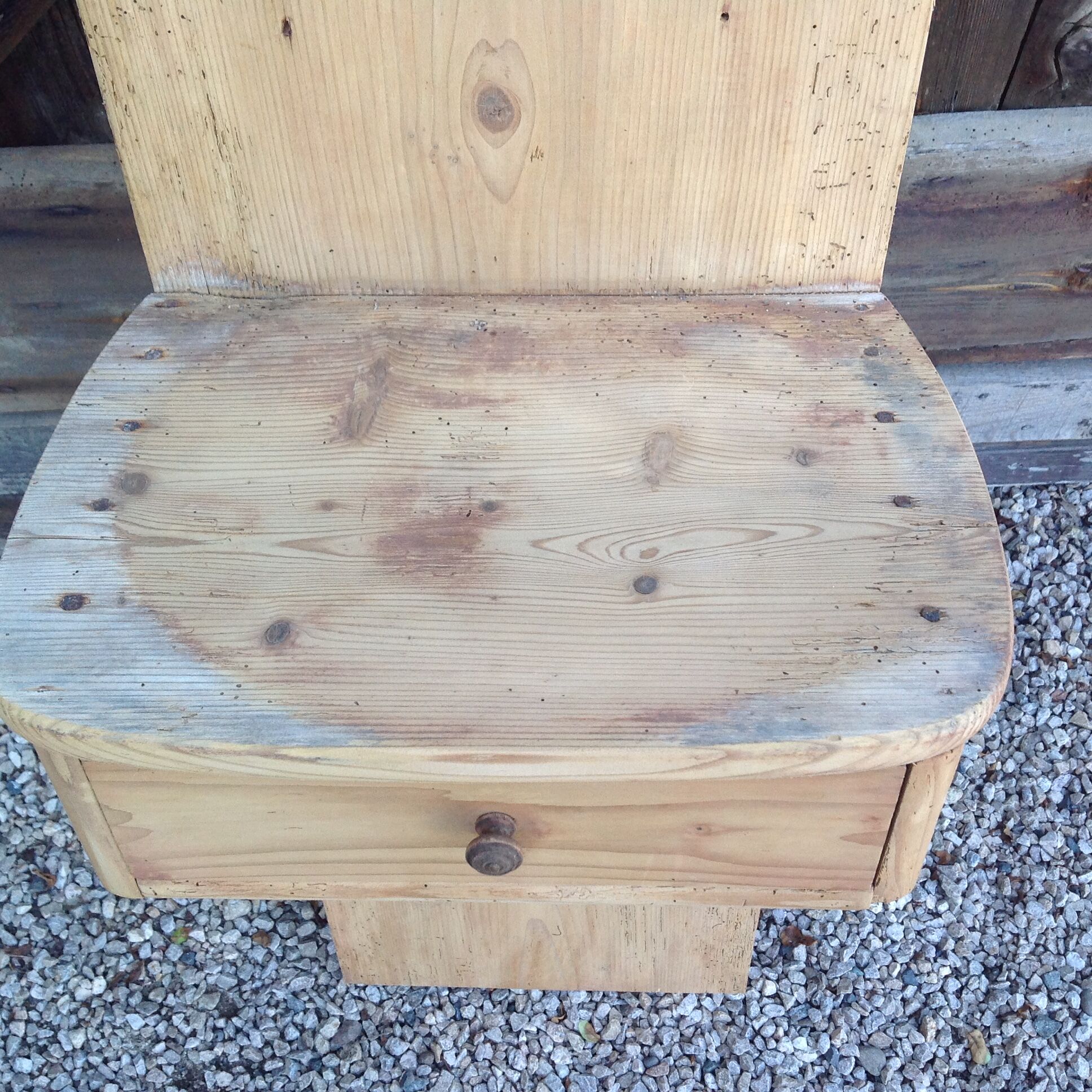 Fountain on wood support